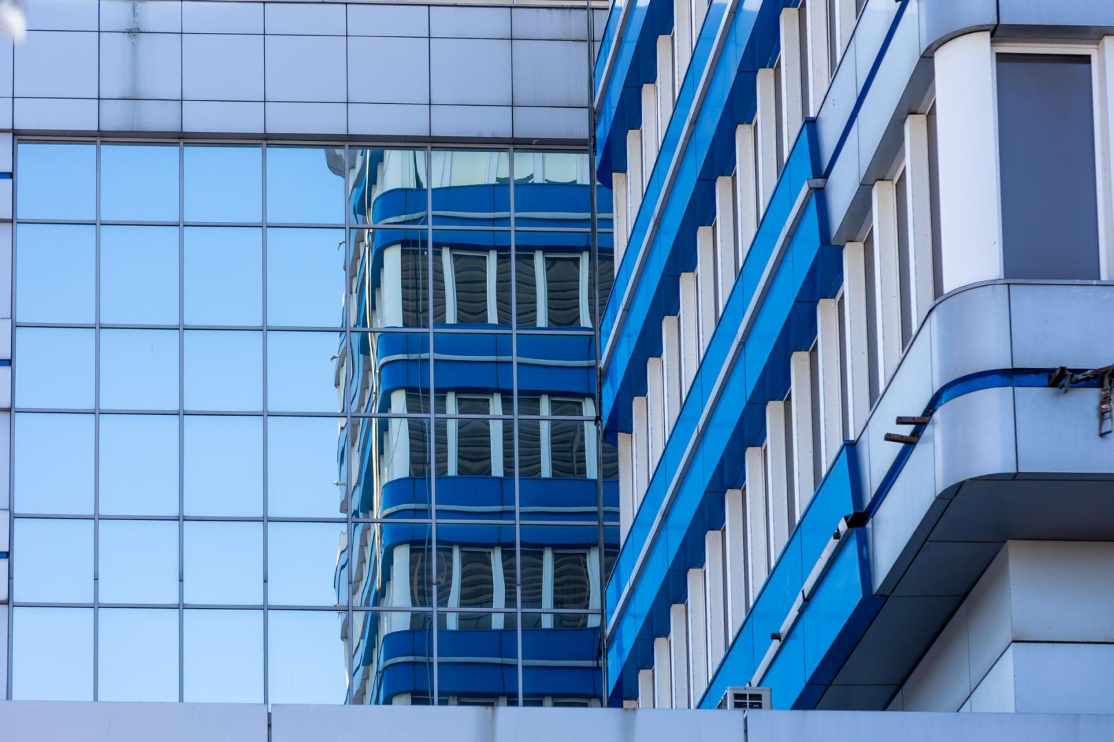 Biurowiec PKO na rogu Marszałkowskiej i Nowogrodzkiej w Warszawie