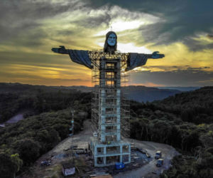 Jeszcze większy Jezus Chrystus. Budują nowy pomnik Jezusowi. Będzie wyższy niż w Rio 