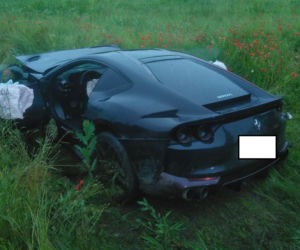 Ferrari rozbite na drodze krajowej nr 45 w Gaszynie 