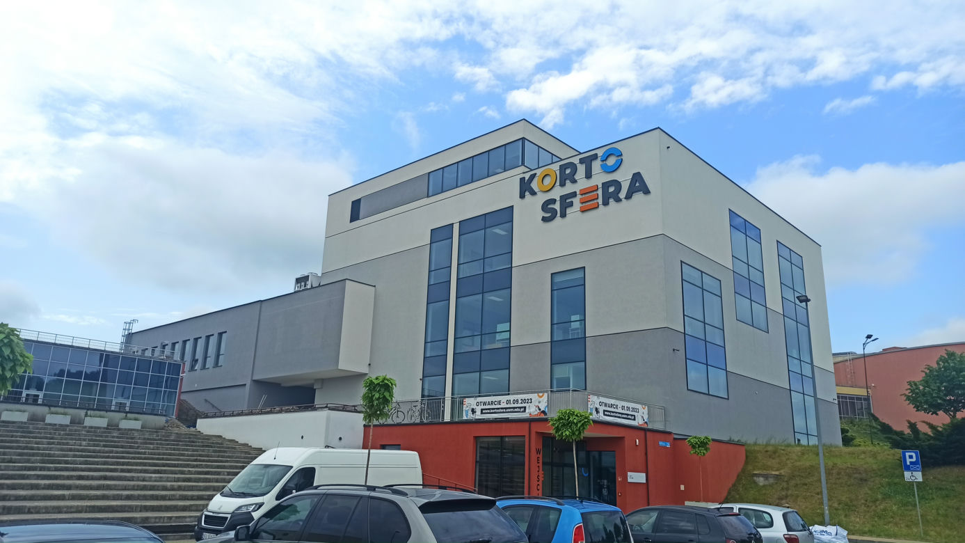Kortosfera prawie gotowa. Zajrzeliśmy do środka. Zobacz zdjęcia!