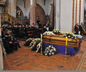 Pogrzeb ofiar w Kamieniu Pomorskim. Małżeństwa Małgorzaty i Ryszarda P. rodziców Julci oraz Ryszarda B.