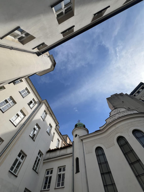 Ten zabytkowy budynek na Wilczej kryje niezwykłą historię. Właśnie trafił do rejestru!