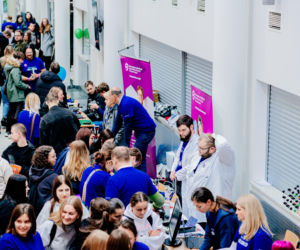 Tłumy młodych ludzi na kampusie. Dzień Otwarty 2025 na Uniwersytecie w Siedlcach za nami