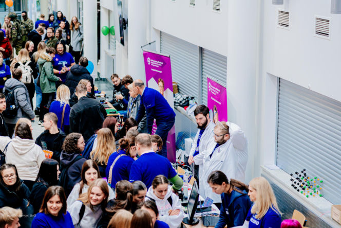 Tłumy młodych ludzi na kampusie. Dzień Otwarty 2025 na Uniwersytecie w Siedlcach za nami