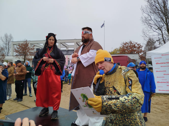 Mazowieckie Morsy otworzyły sezon morsowania 2025/2026 nad zalewem w Siedlcach