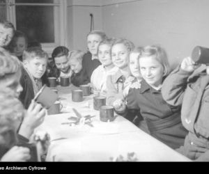 Wieczerza wigilijna w domu dziecka