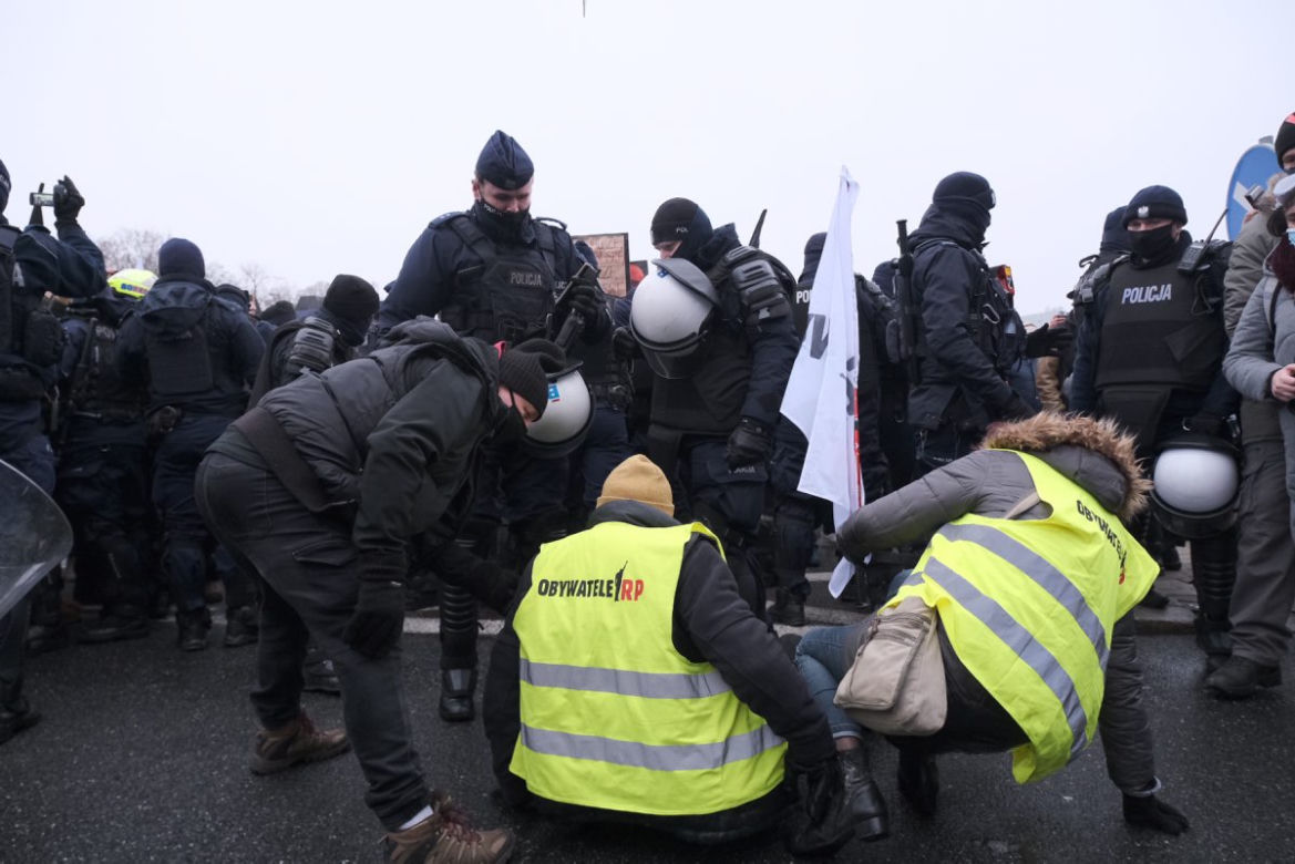 Starcie policji z uczestnikami protestu
