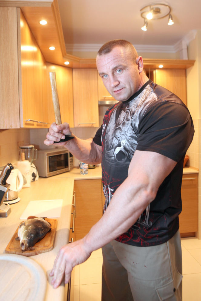 Mariusz Pudzianowski vs. karp