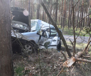 Tragiczny wypadek w Radawie. Nie żyje 20-letni kierowca 