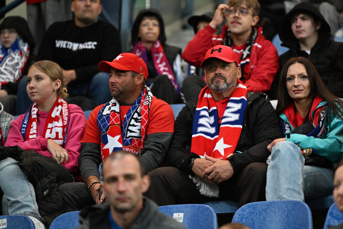 Wisła Kraków - Jagiellonia Białystok; Zdjęcia kibiców i zawodników z meczu 8. kolejki PKO BP Ekstraklasy