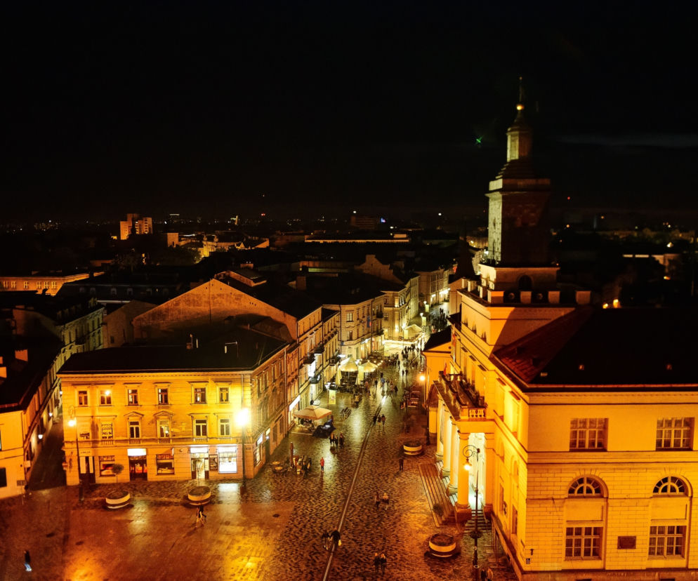 Nocny deptak [ZDJĘCIE DNIA]
