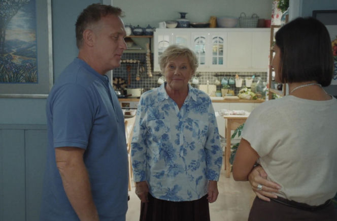 M jak miłość, odcinek 1907. Agnes (Amanda Mincewicz), Barbara (Teresa Lipowska), Artur Rogowski (Robert Moskwa)