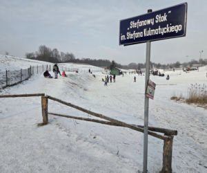 Tłumy narciarzy w bydgoskim Myślęcinku. Byliśmy na Stefanowym Stoku