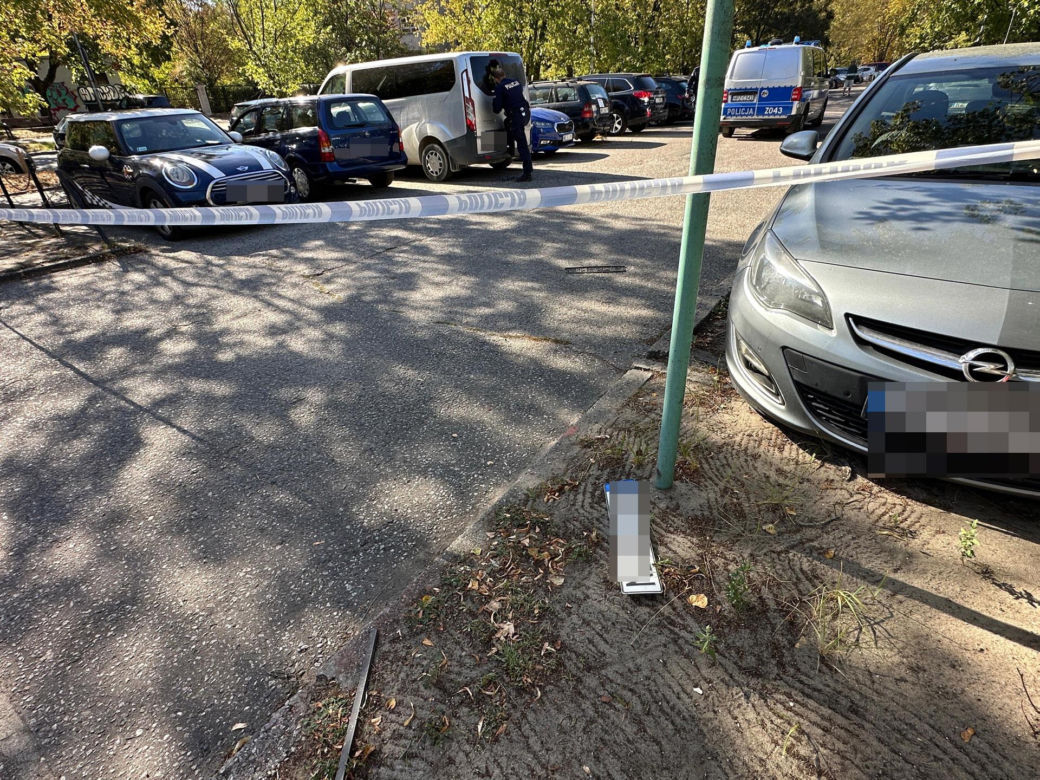Uszkodzone samochody na Mokotowie