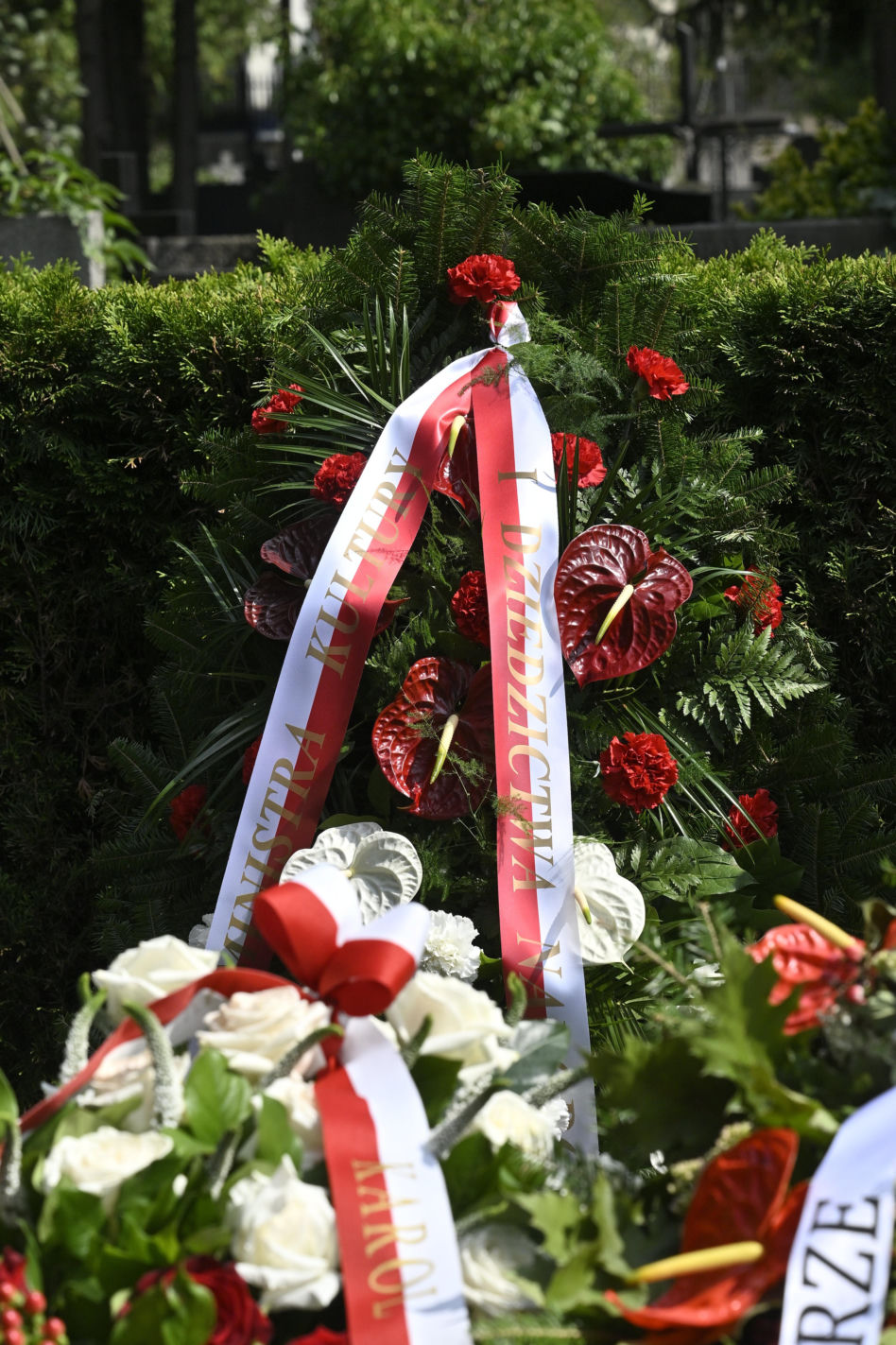 Pogrzeb Igi Cembrzyńskiej. Tłum gwiazd oddaje hołd wielkiej artystce