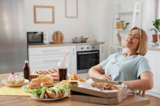 Co jeść po świętach, żeby szybko poczuć się lekko? 7 prostych trików z kuchni