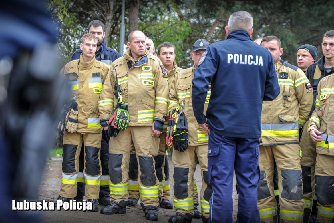 Wielka akcja poszukiwawcza w Gorzowie. 30-latek zniknął po wyjściu z komendy policji [ZDJĘCIA].
