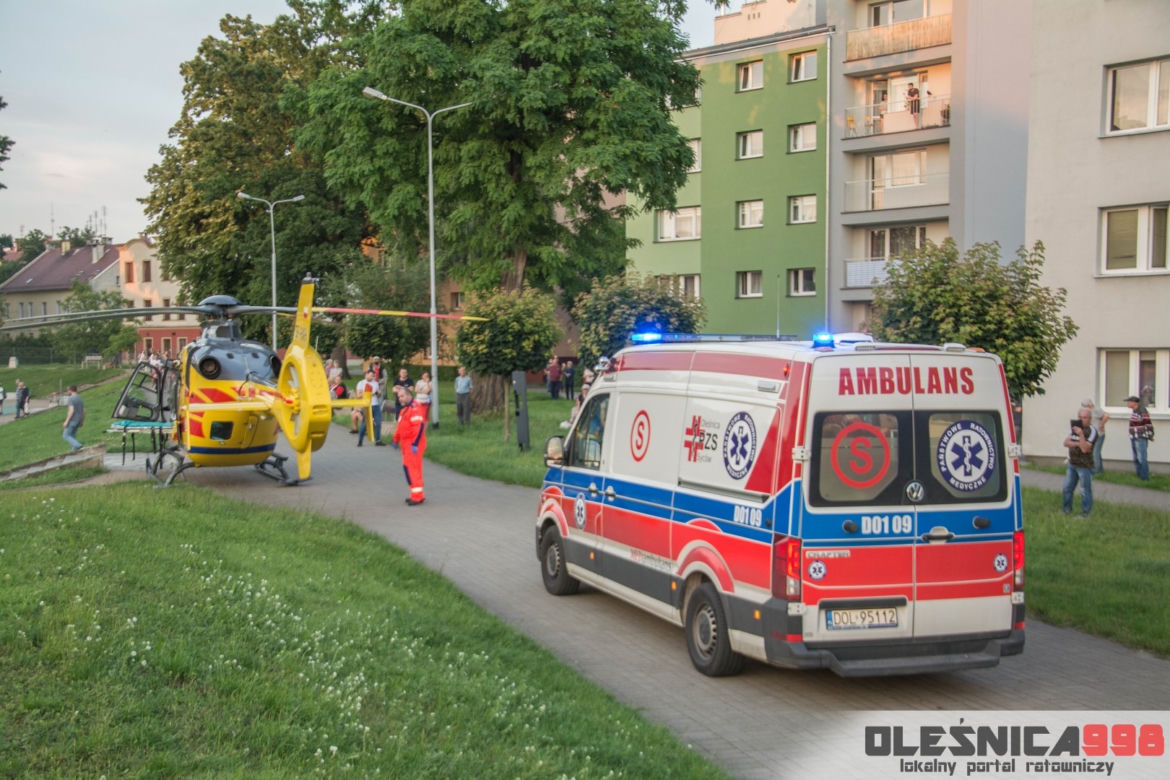 Dziecko wpadło pod samochód w Oleśnicy