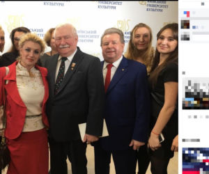 Wałęsa ZNÓW został profesorem, a nie ma nawet matury