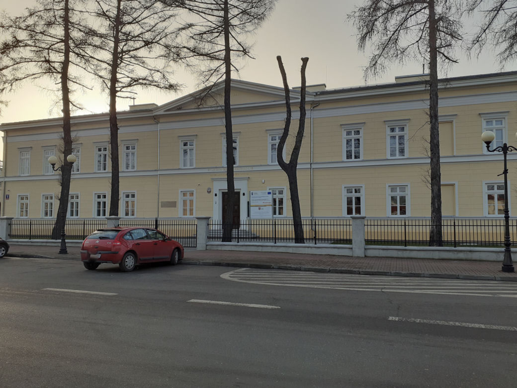 Siedleckie szkoły przy ul. Konarskiego i Prusa i ich okolica w lutym 2021 roku