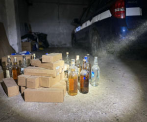 Zatrzymanie w Łodzi. W garażu ukrywał papierosy i alkohol warte 400 tys. zł