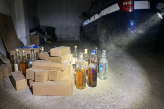 Zatrzymanie w Łodzi. W garażu ukrywał papierosy i alkohol warte 400 tys. zł