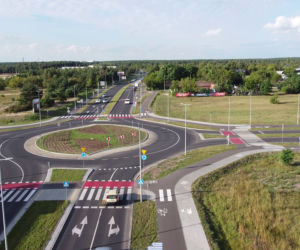 Rozbudowana ulica Grudziądzka w Toruniu. Miasto ma nowe rondo turbinowe