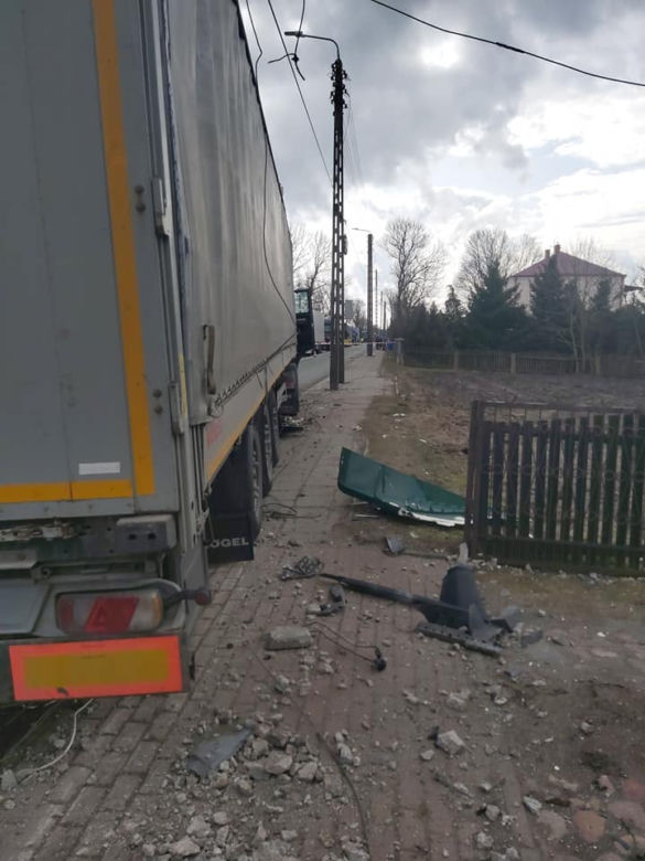 Śmiertelny wypadek w Suchowoli. Zginął kierowca ciężarówki [ZDJĘCIA]
