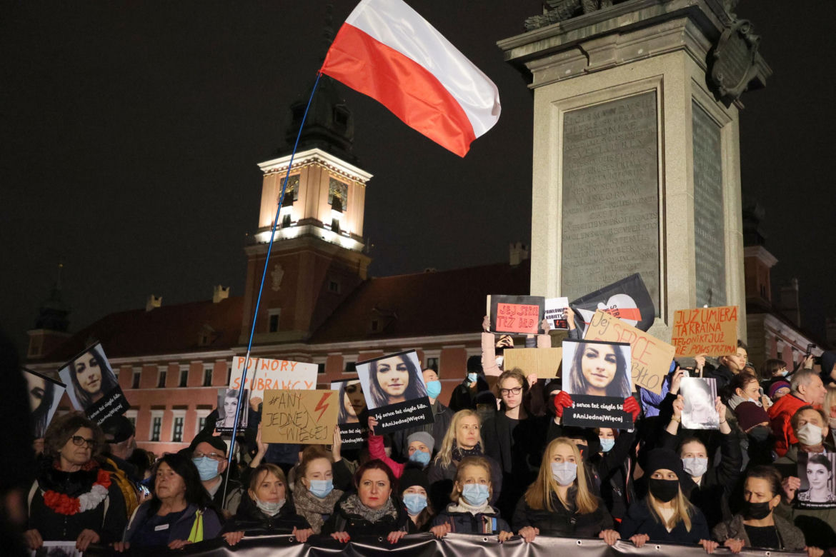 Marsze w całej Polsce! Kobiety żądają legalnej aborcji. „To nie jest koniec walki”