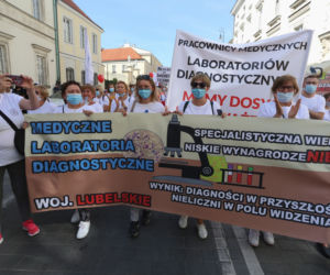 Protest pracowników służby zdrowia w Warszawie
