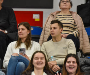 Halowe mistrzostwa Polski w Kujawsko-Pomorskiej Arenie Toruń. Zdjęcia kibiców i zawodników