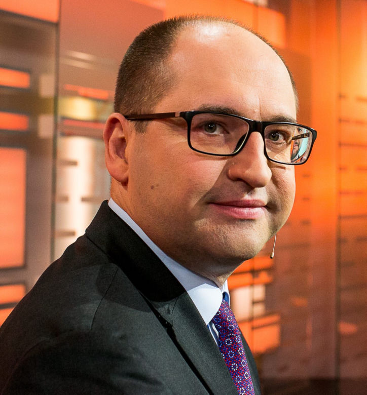 Adam Bielan. Moje dzieci rysują koty prezesowi