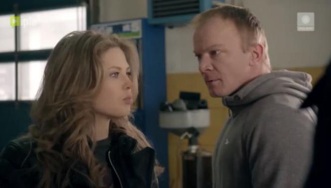 To nie koniec świata 2 sezon odc. 22. Darek (Eryk Lubos), Blanka (Anna Karczmarczyk)