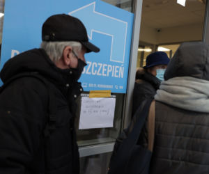 Gigantyczna kolejka do szczepień w szpitalu Południowym