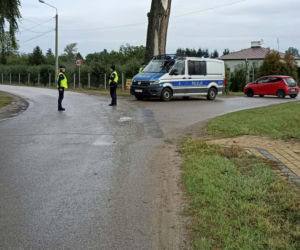 Pożar w bazie Starlink na Mazowszu. Minister mówi wprost o możliwym sabotażu, służby w akcji