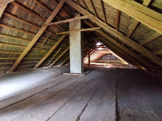 Remont chyży łemkowskiej w Hańczowej