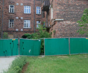 Złodzieje rozwalili zabytek na Pradze