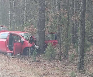 Pięć osób w zmiażdzonych autach! 42-latka i 14-latka ciężko ranne. Lądowały dwa śmigłowce LPR! [WIDEO, ZDJĘCIA]