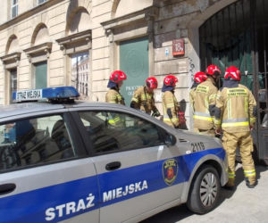 Seniorzy zwiedzali Warszawę, nagle znaleźli się w potrzasku! „Będą mieli co opowiadać ”