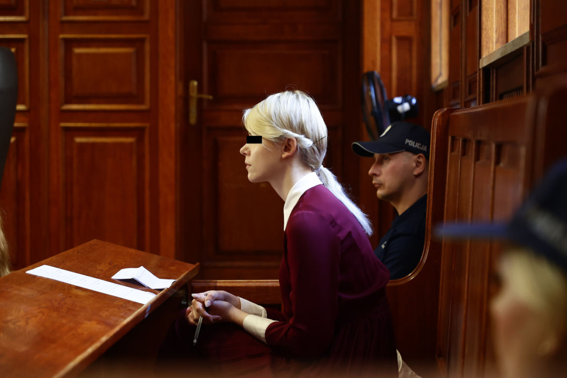 Proces Karoliny B. w Warszawie. Wstrząsające zeznania świadków. "Obudził nas przerażający krzyk: ratunku, pomocy, umieram!"