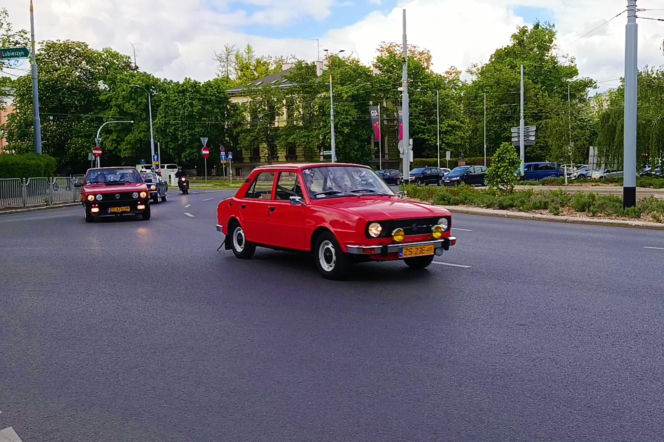 Parada zabytkowych pojazdów w Szczecinie