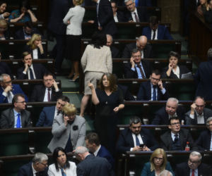 Joanna Lichocka. Przez wulgarny gest straciła pracę u Dudy