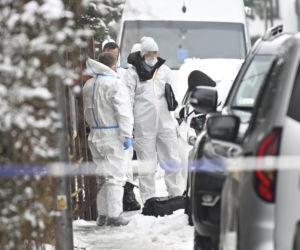 Zwłoki małżeństwa na Targówku. Świadkowie o szturmie antyterrorystów: W życiu czegoś takiego nie widziałem