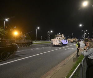 Nocna próba defilady wojskowej w Warszawie