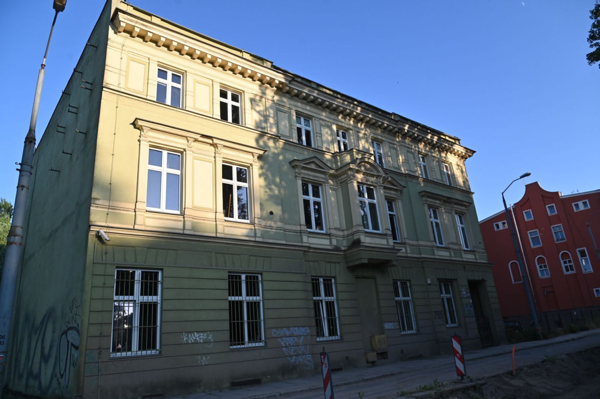 Wybuch w Akademii Sztuki. Władze uczelni zabierają głos: "Jesteśmy głęboko poruszeni"