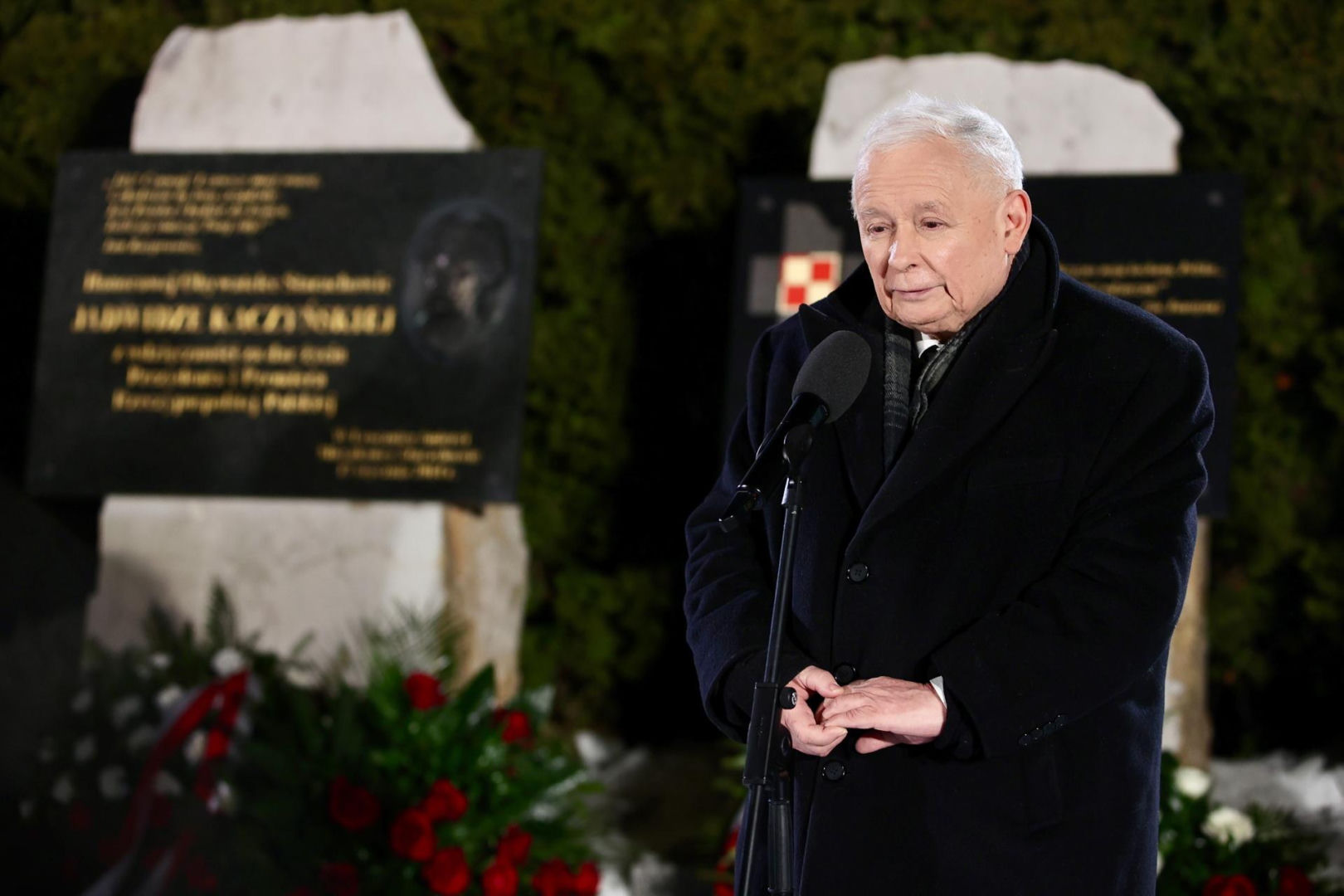 Rozpacz na twarzy Kaczyńskiego podczas mszy za matkę w Starachowicach. Tak smutnego …