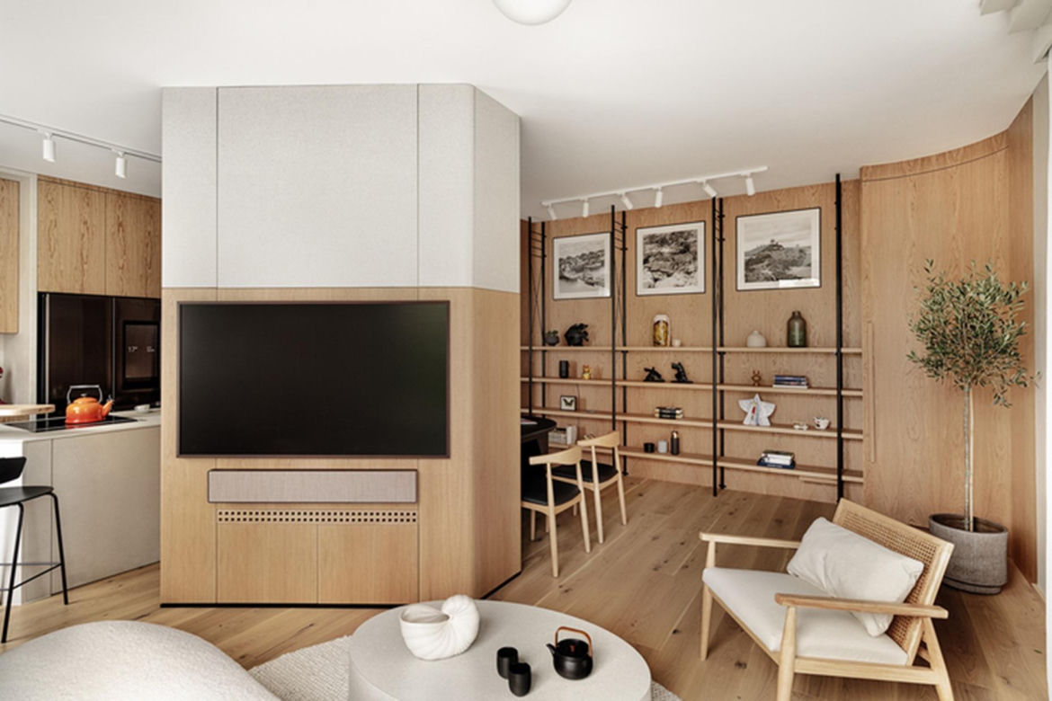 Światło, drewno i cisza - gdy wnętrze staje się azylem. Apartament Japandi autorstwa Jana Sikory