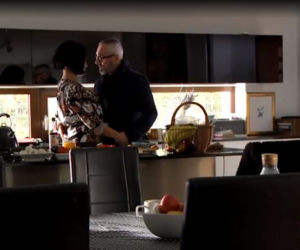 M jak miłość. Werner (Jacek Kopczyński), Sandra (Anna Oberc)