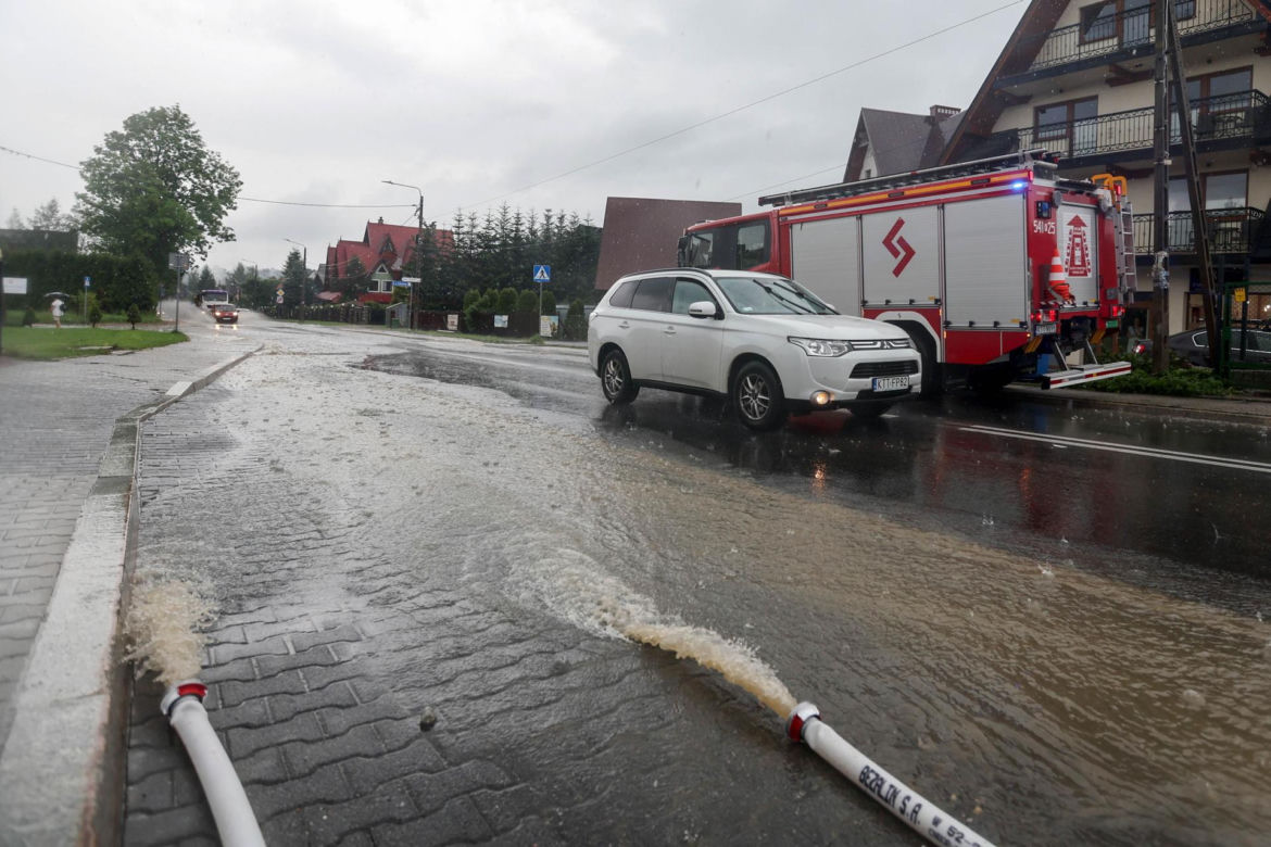 Zakopianka zalana! Ogromna ulewa nad Podhalem [ZDJĘCIA].
