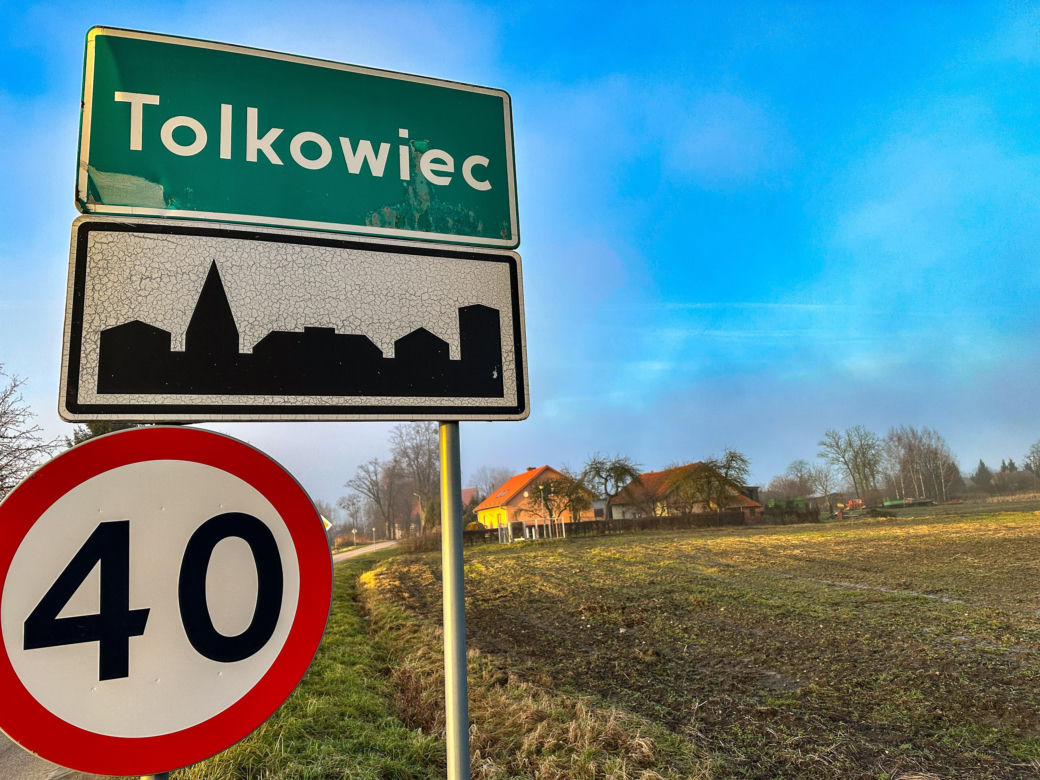 O tej wsi zrobiło się głośno z dnia na dzień. Ksiądz chodzący po kolędzie zaatakował psa